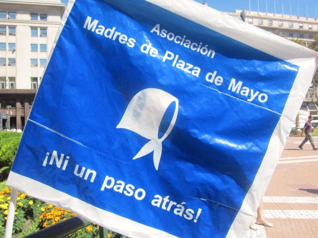 Bandiera Associazione Madri Plaza de Mayo Bandiera Associazione Madri Plaza de Mayo