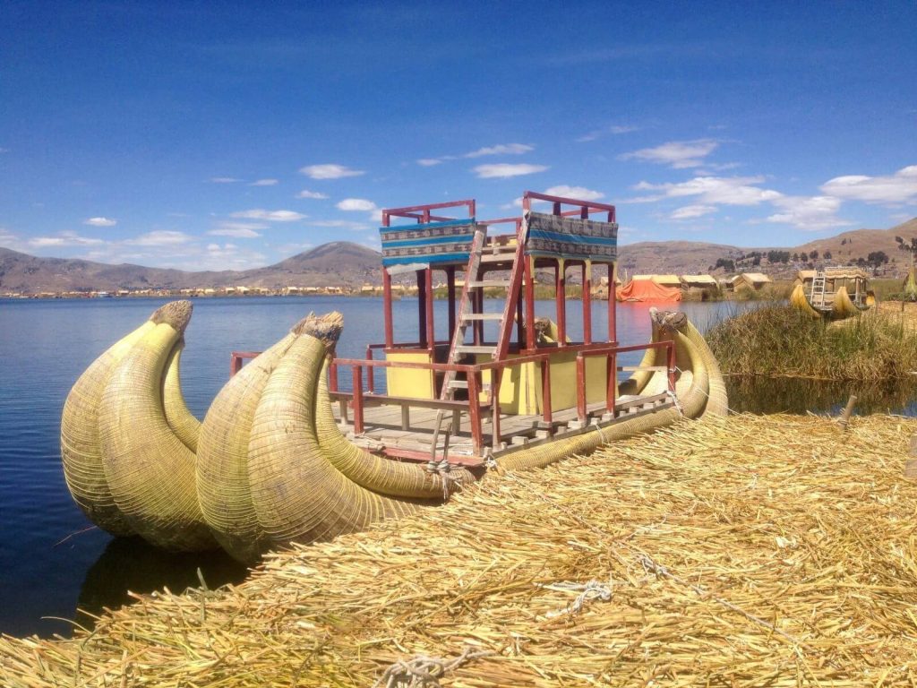 Imbarcazioni tipiche di Uros