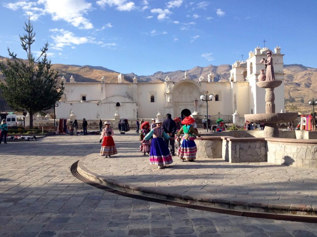 Piazza centrale di Yanque