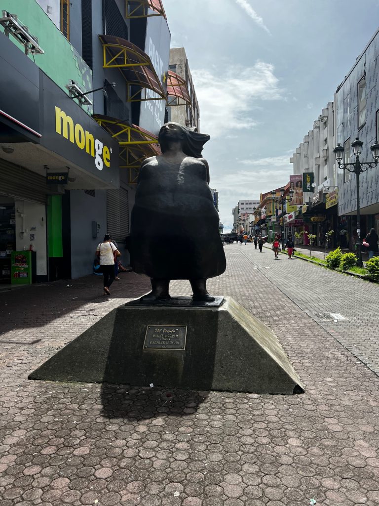 Statua Al Viento, Avenida Central