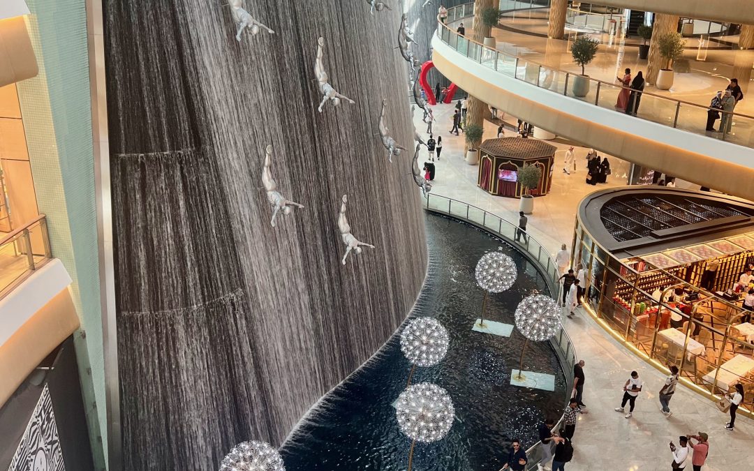 Dubai Mall e DIFC: un viaggio nel cuore dello shopping e della finanza, UAE
