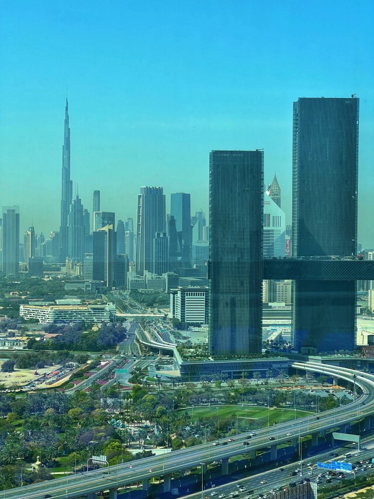 Vista della Dubai moderna