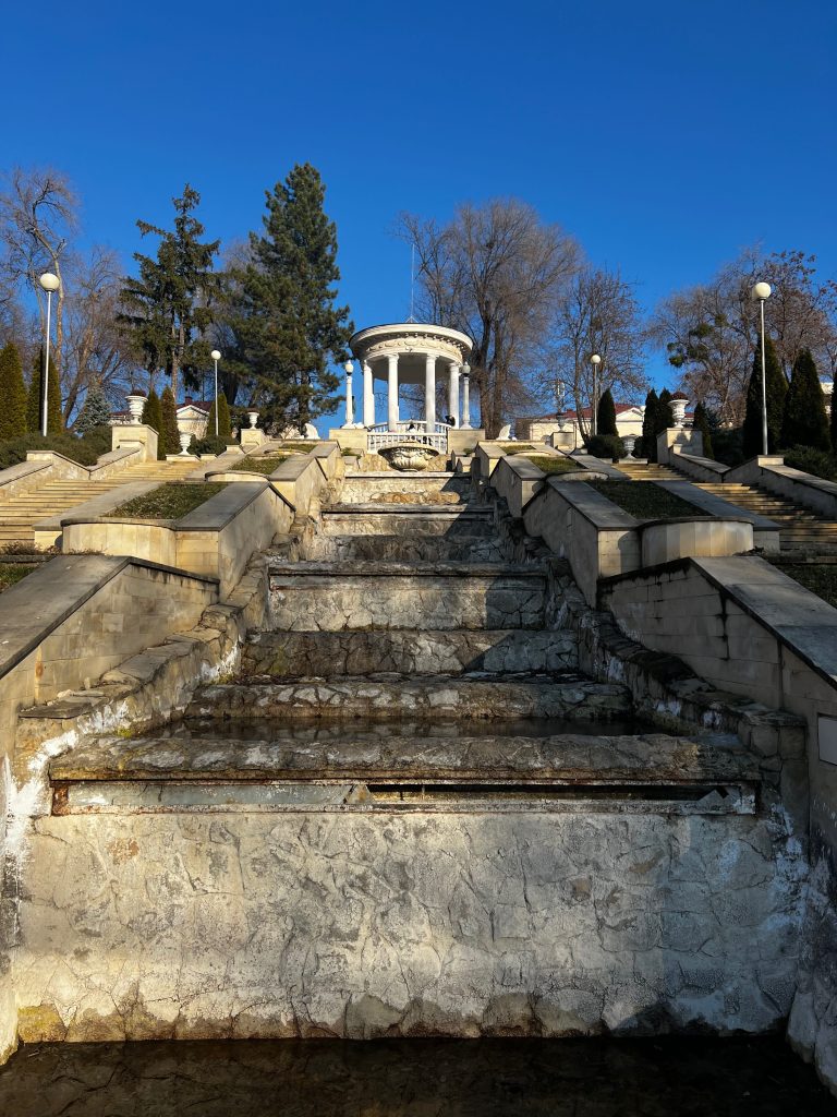 Scale Cascade