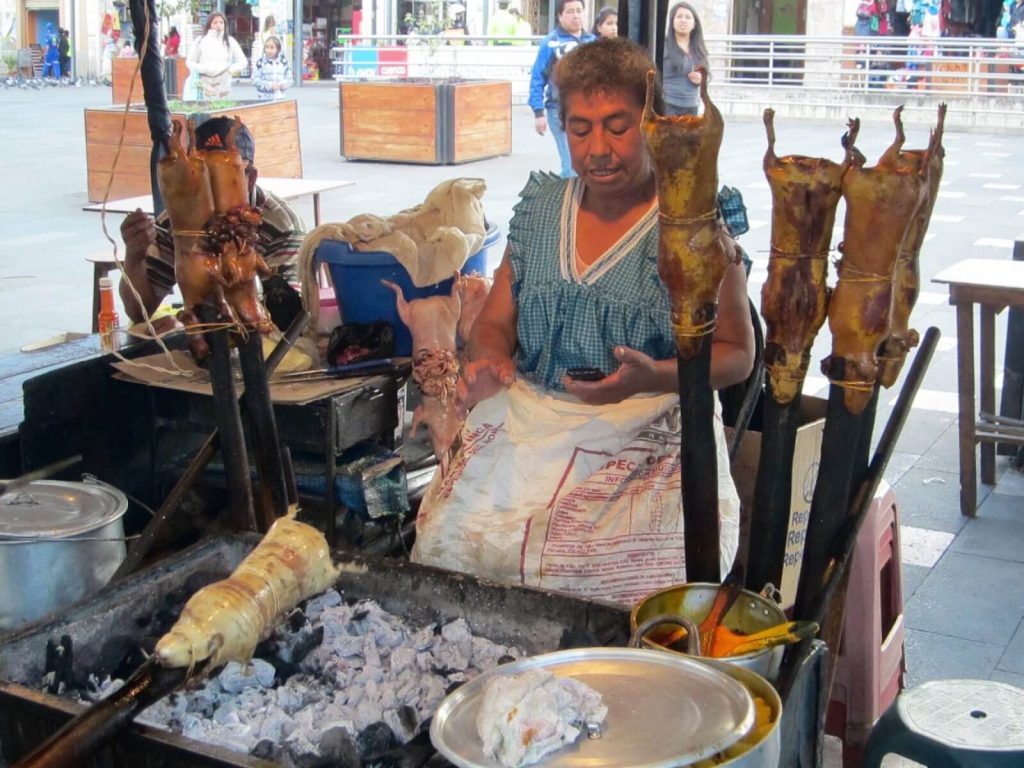 Una delle specialità di Cuenca è il Cuy Asado