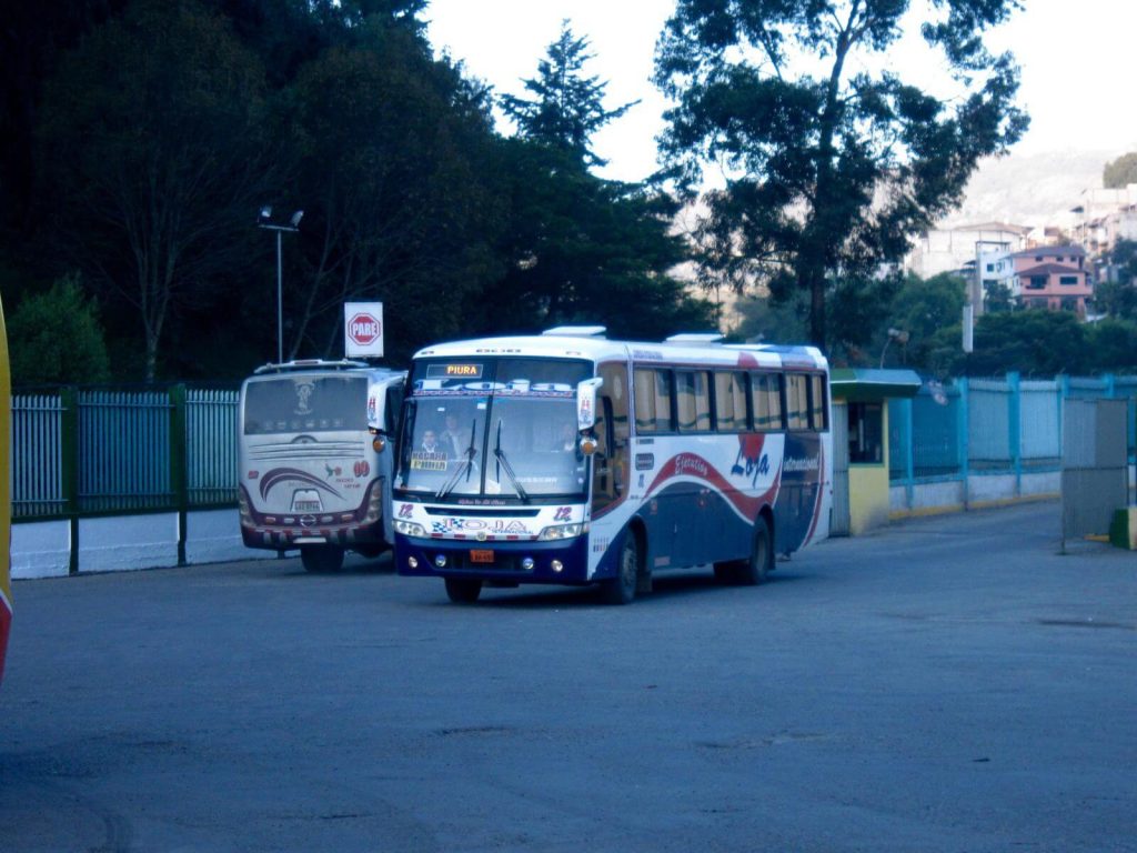 Bus da Loja a Piura