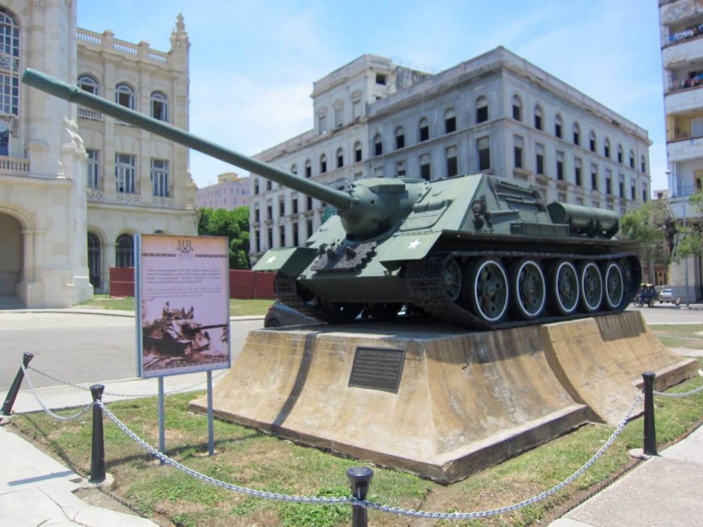 Carro armato guidato da Fidel durante la rivoluzione