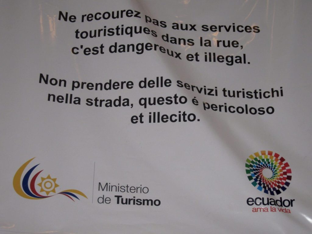Questo è il cartello che si legge appena arrivati a Puerto Lopez. Traduzione abbastanza sommaria dello spagnolo in italiano. Questo è il cartello che si legge appena arrivati a Puerto Lopez. Traduzione abbastanza sommaria dello spagnolo in italiano.