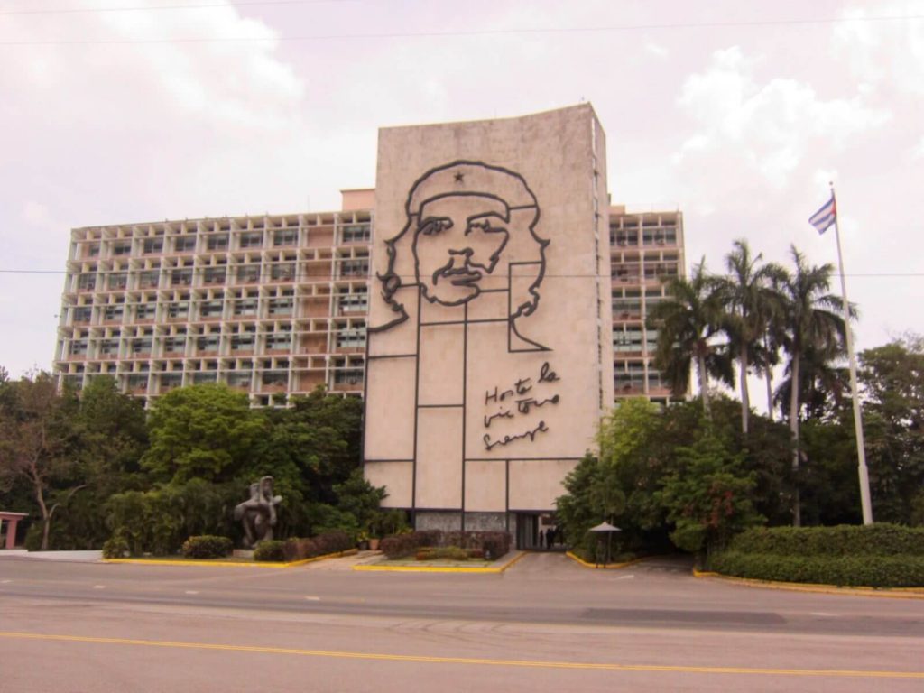 Effige di Che Guevara sull'edificio del Ministerio del Interior