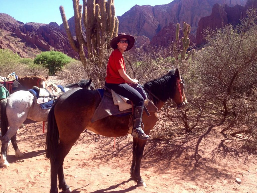 Una capra a cavallo