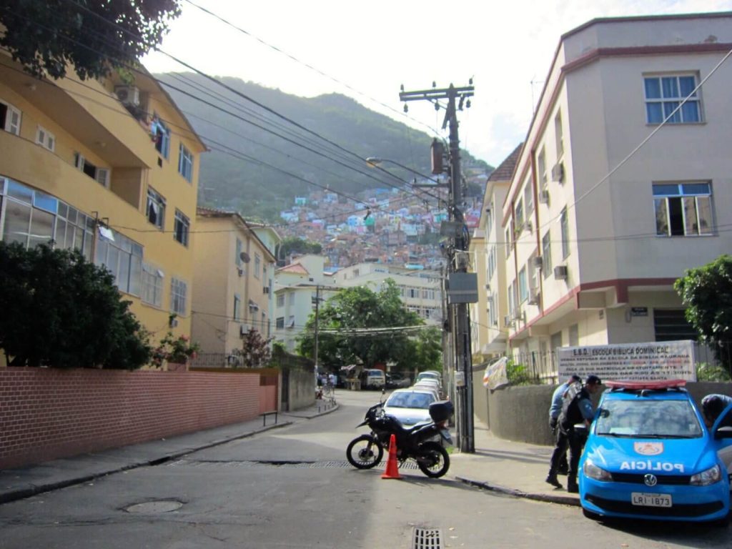 Ingresso a Santa Marta da R.Sào Clemente