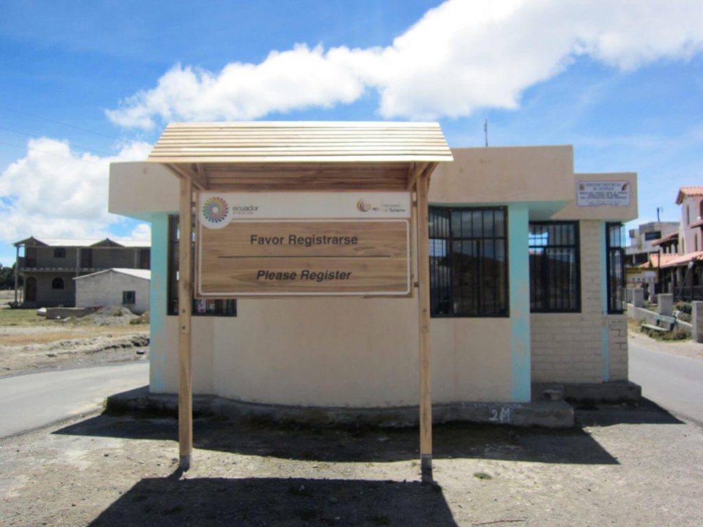 Ingresso e bus-stop Quilotoa