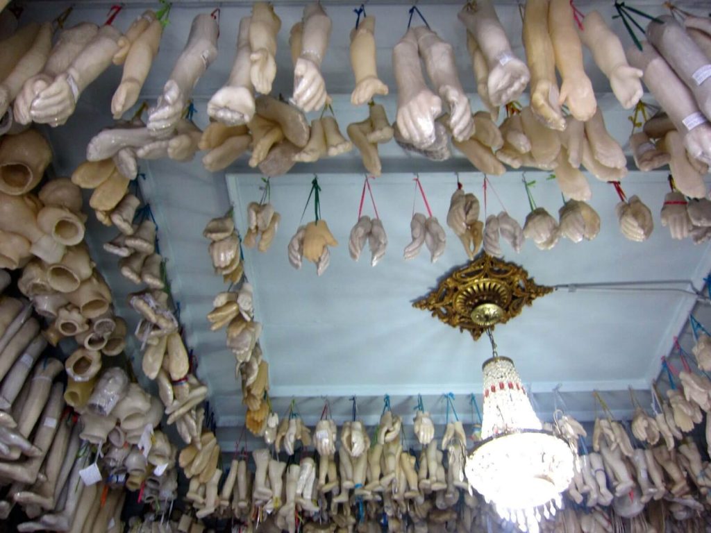 La stanza dei miracolati