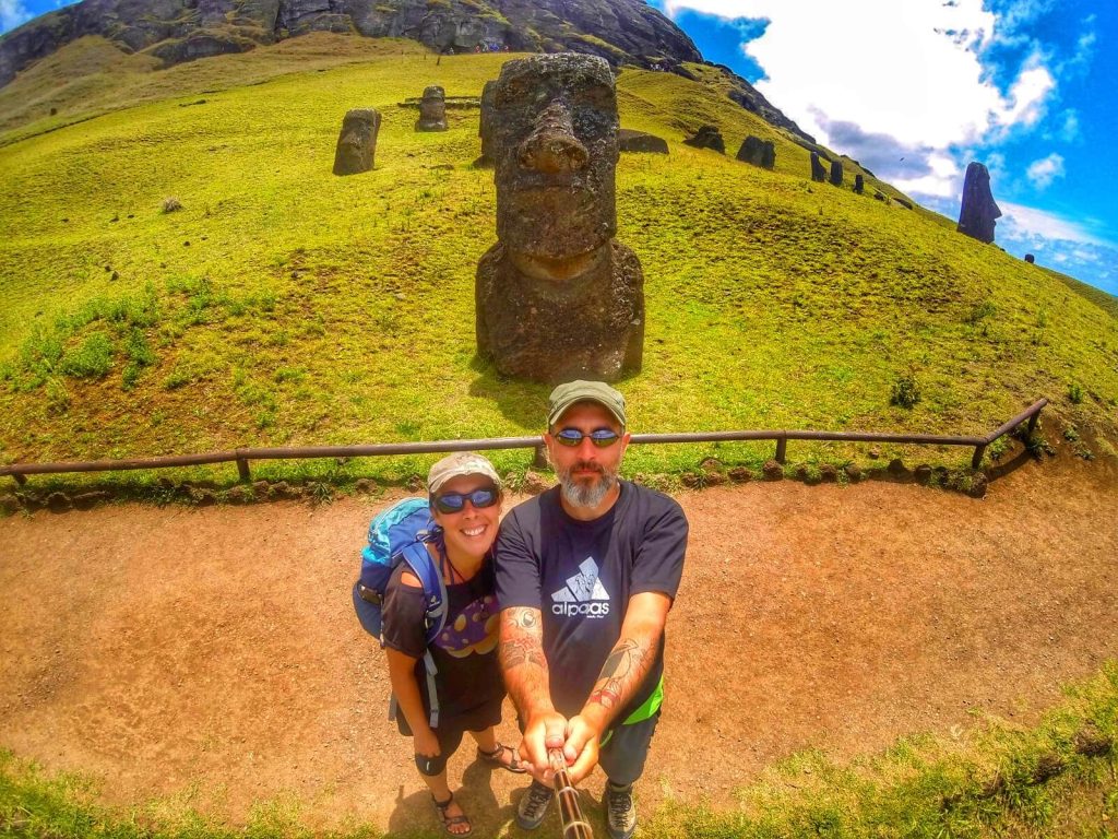 Le #2caprenelmondo faccia a faccia con il Moai