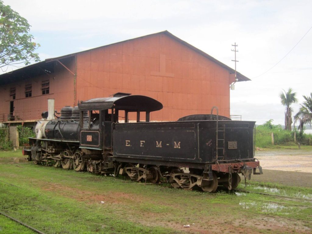 Vecchia locomotiva a vapore