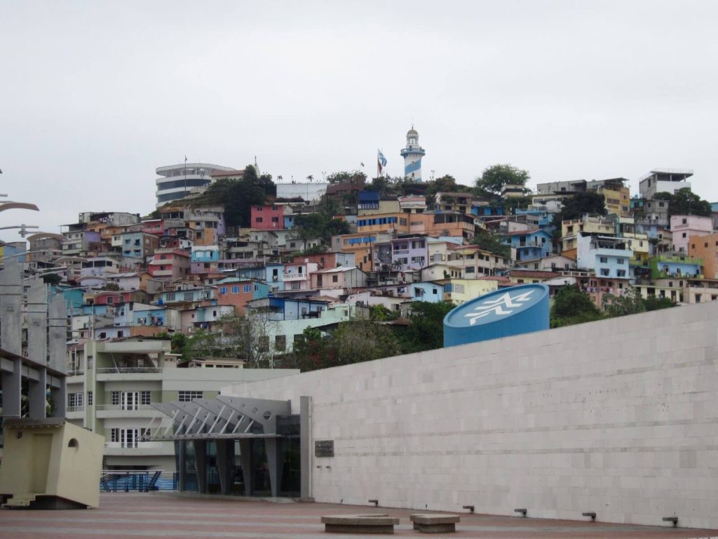 Museo MAAC e Barrio Las Penas