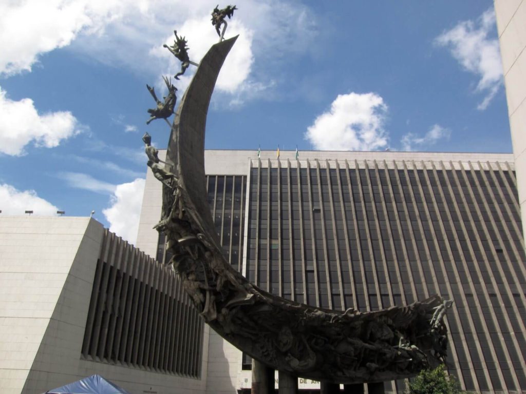 Monumento a la Raza