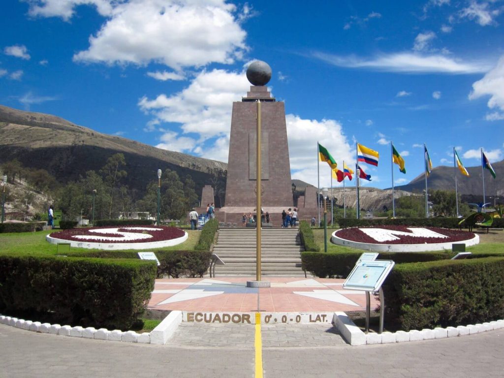 Ecuador, Monumento 0°0-0 Latitudine