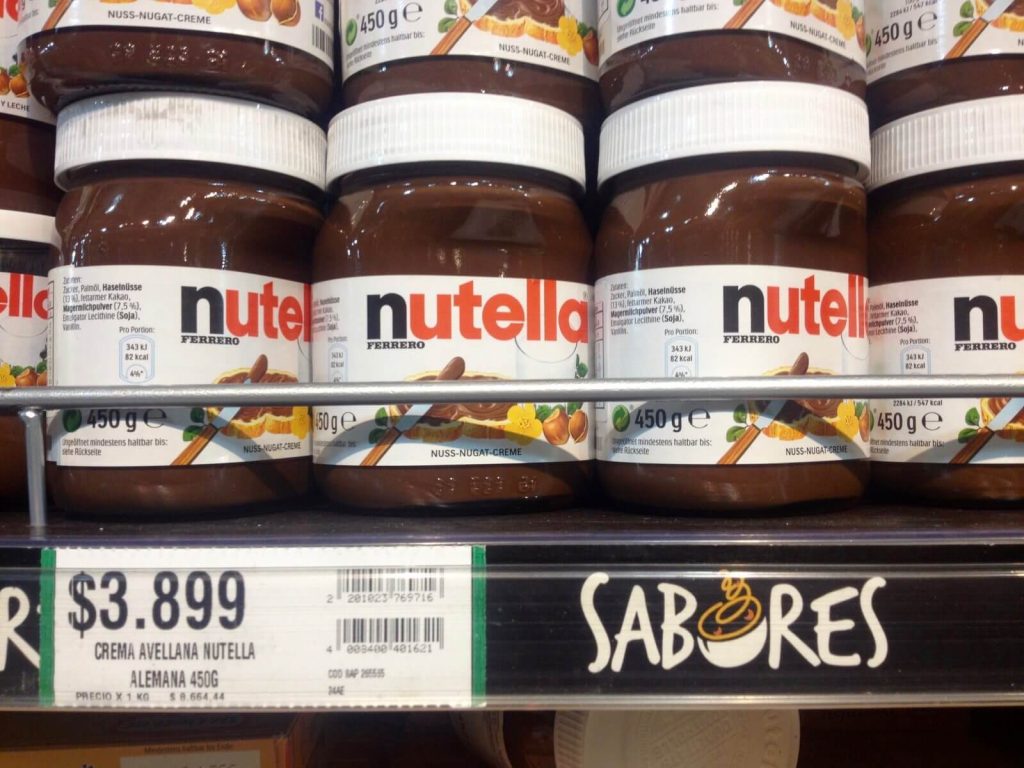 Il barattolo da 450 gr di Nutella costa 3.899 CLP = 5,16€