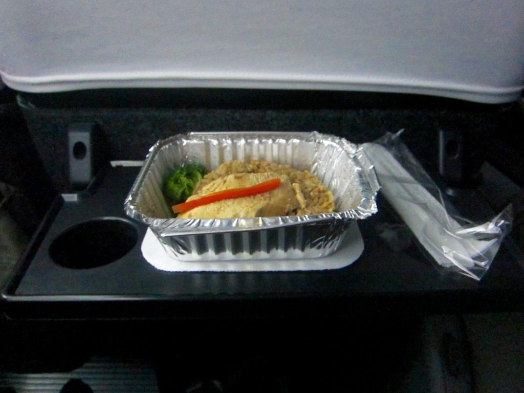 Pollo e riso non mancano mai come pasto sui bus
