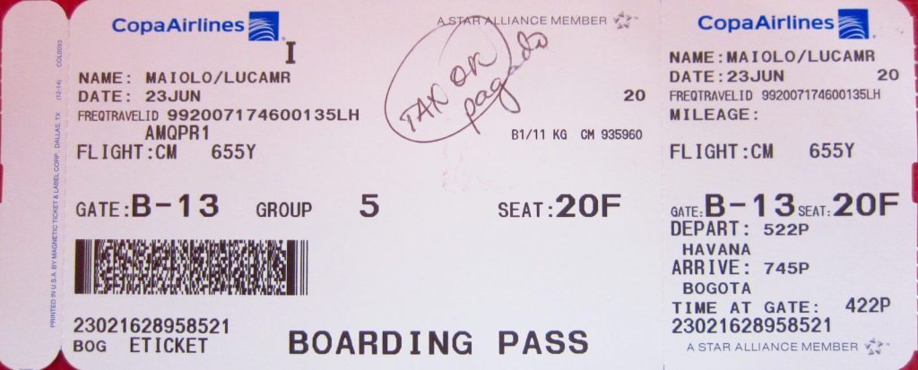 Per evidenziare che la tassa è stata pagata, si scrive sul biglietto aereo: Tax Ok Pagado!