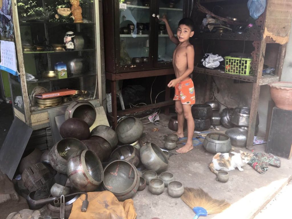 Soi Ban Baht o villaggio delle ciotole