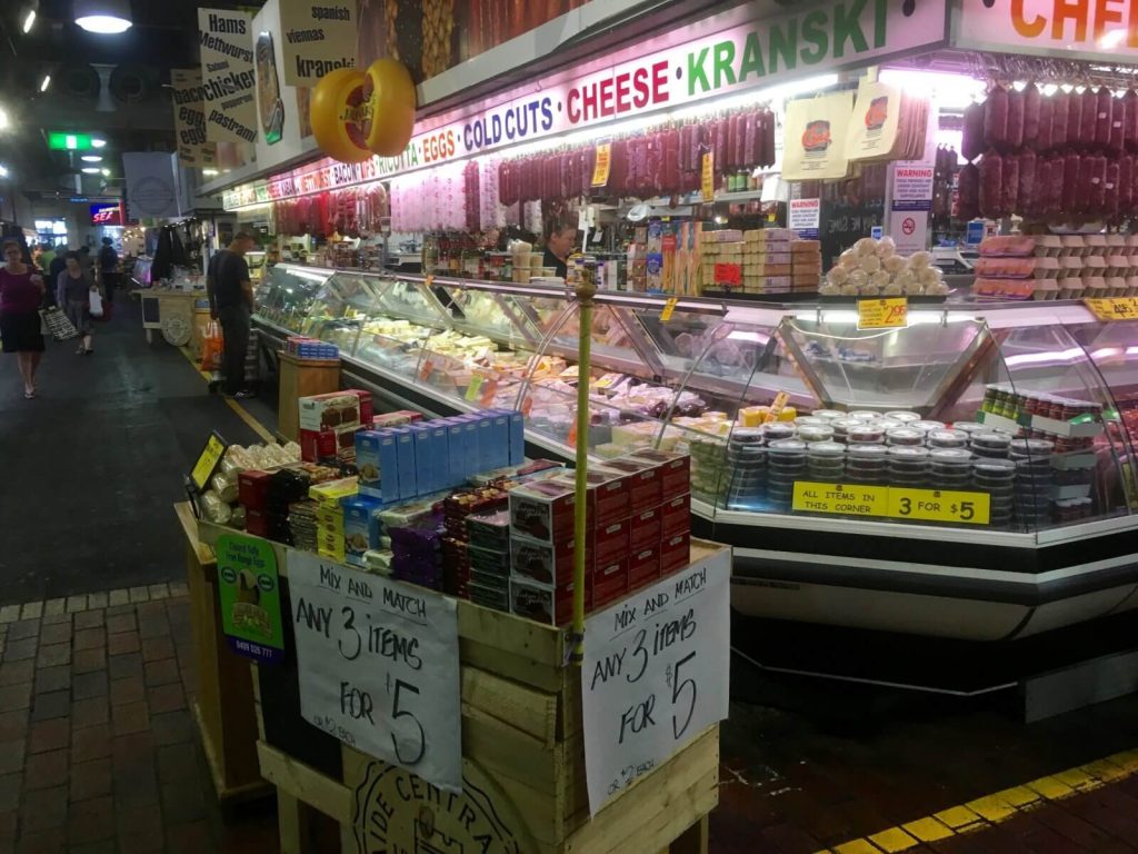 Banco di salumi e formaggi, Cental Market