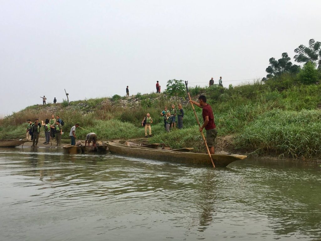 Ancora oggi le canoe vengono ricavate da un tronco di albero