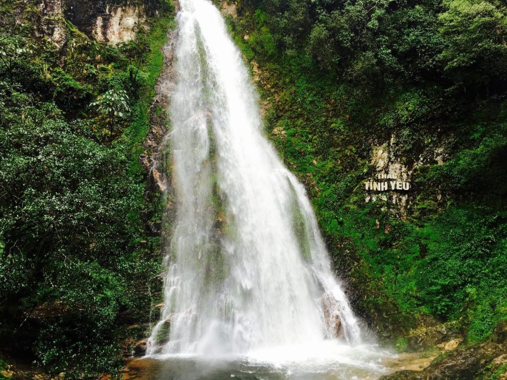 Cascata Thac Tinh Yeu