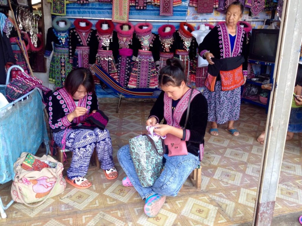 Donne di Ban Doi Pui