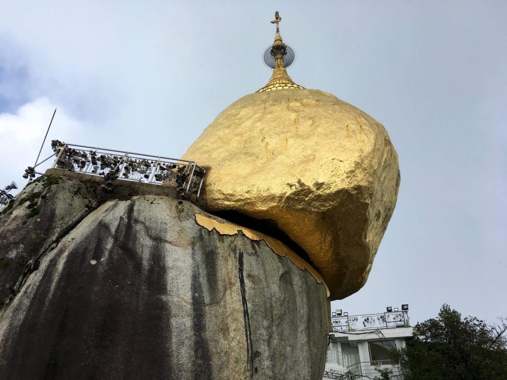 Golden Rock, una delle principali attrazioni del Myanmar