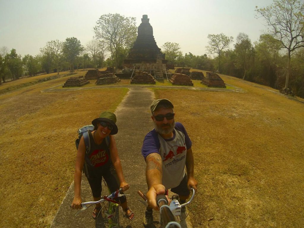 Le #2caprenelmondo al Wat Chedi Si Hong