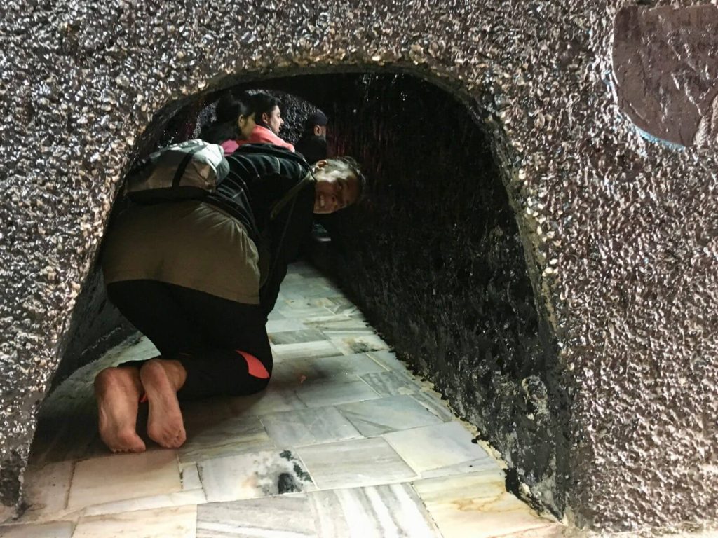 Il Mata Temple, più che un tempio, sembra un parco divertimenti per bambini
