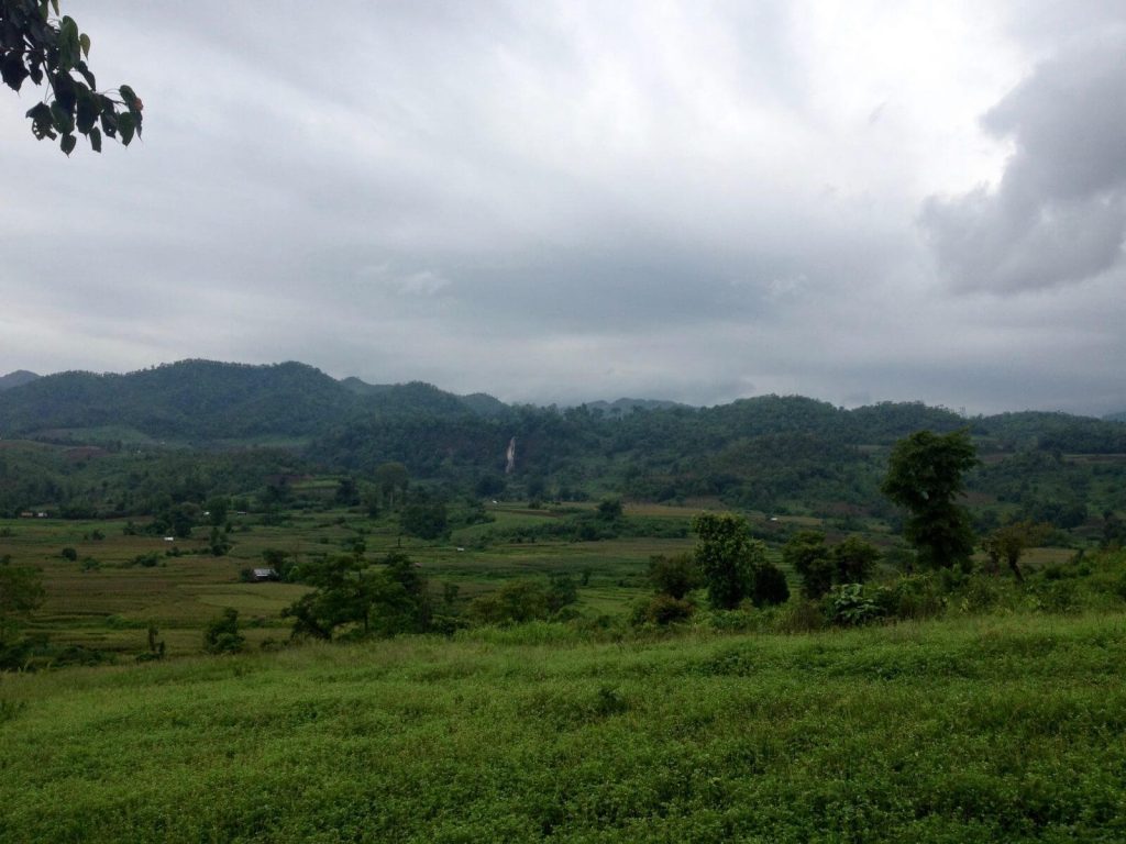 Panorama di Hsipaw, simile a quello di Vinales, Cuba