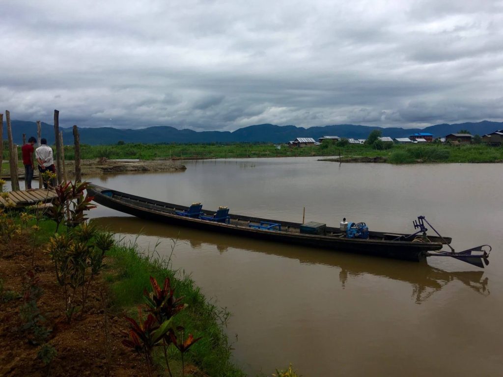 Piroga per l'escursione sul lago Inle