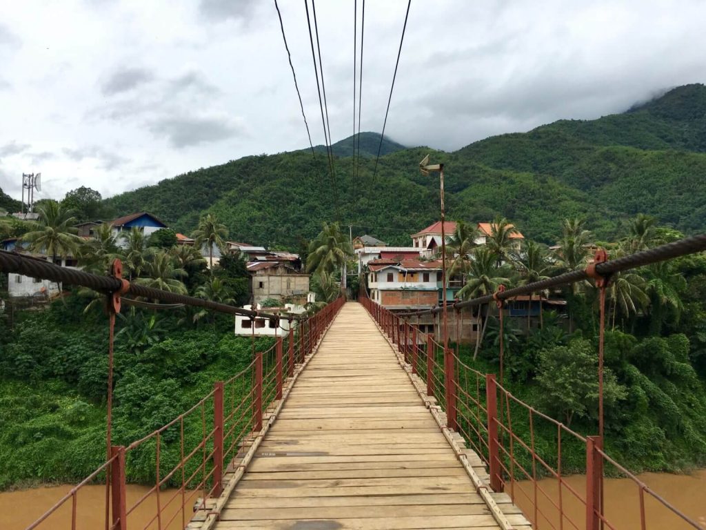 Ponte sospeso di Muang Khua