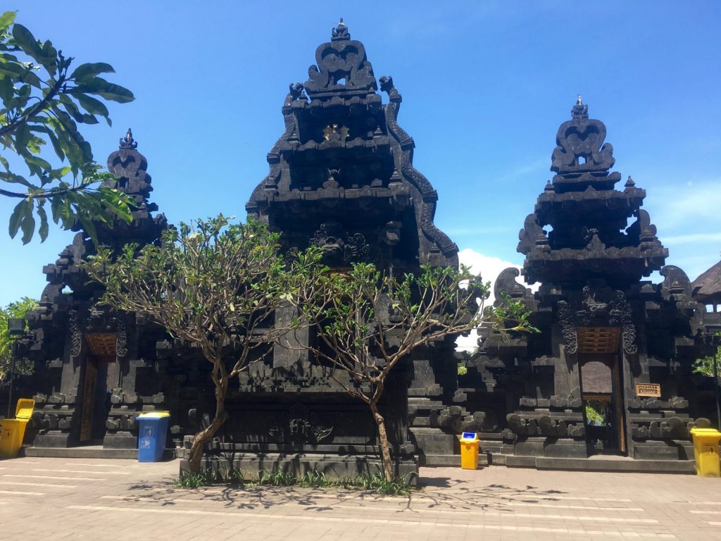Pura Goa Lawah