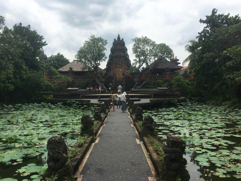Pura Taman Saraswati