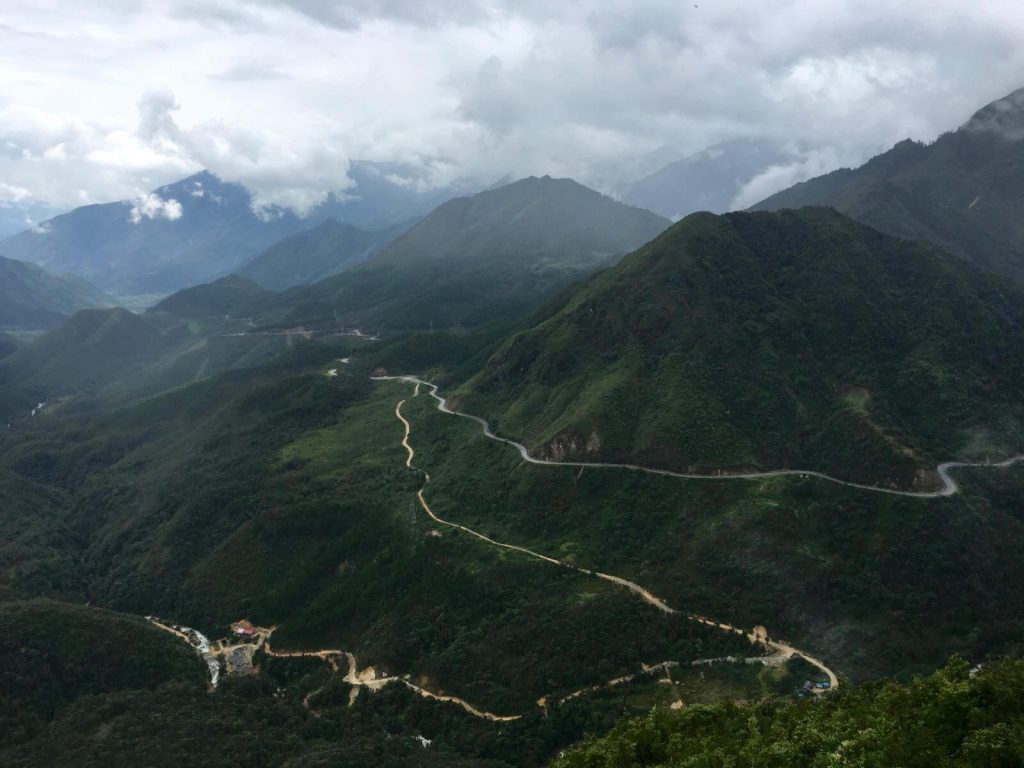 Strada da Dien Bien Phu a Sapa