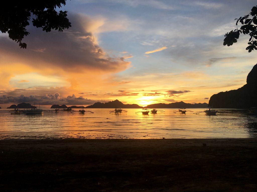 Tramonto a Corong-Corong