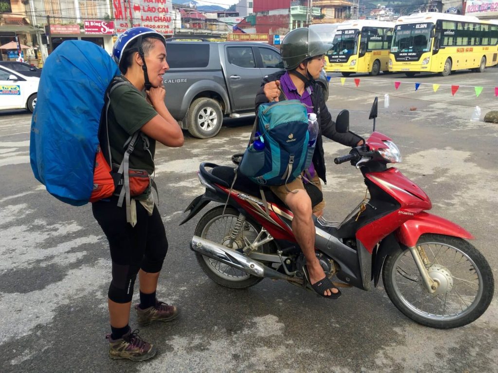 Una capra in mototaxi a Sapa