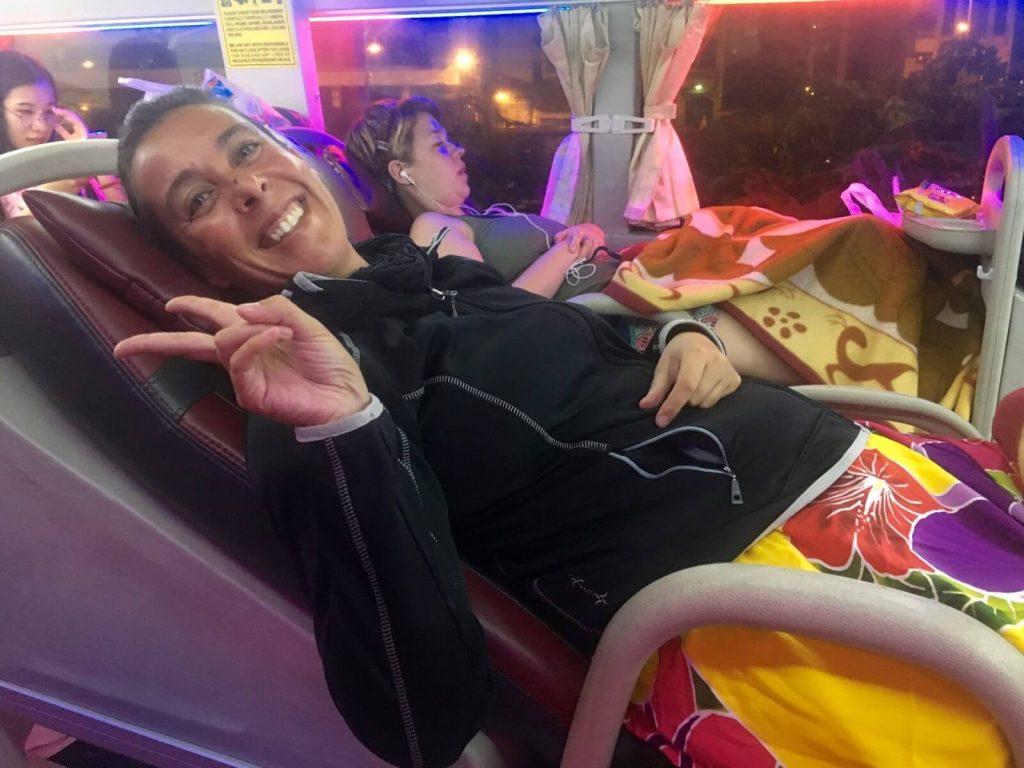 Una capra sullo sleeping bus