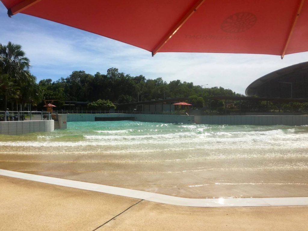 Wave Lagoon, piscina con le onde