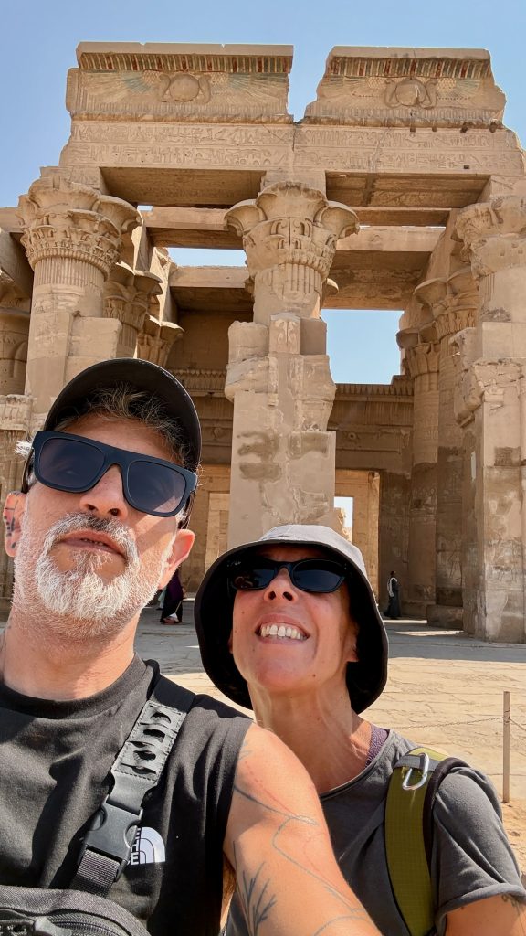 2 Capre nel Mondo a Kom Ombo 2 Capre nel Mondo a Kom Ombo