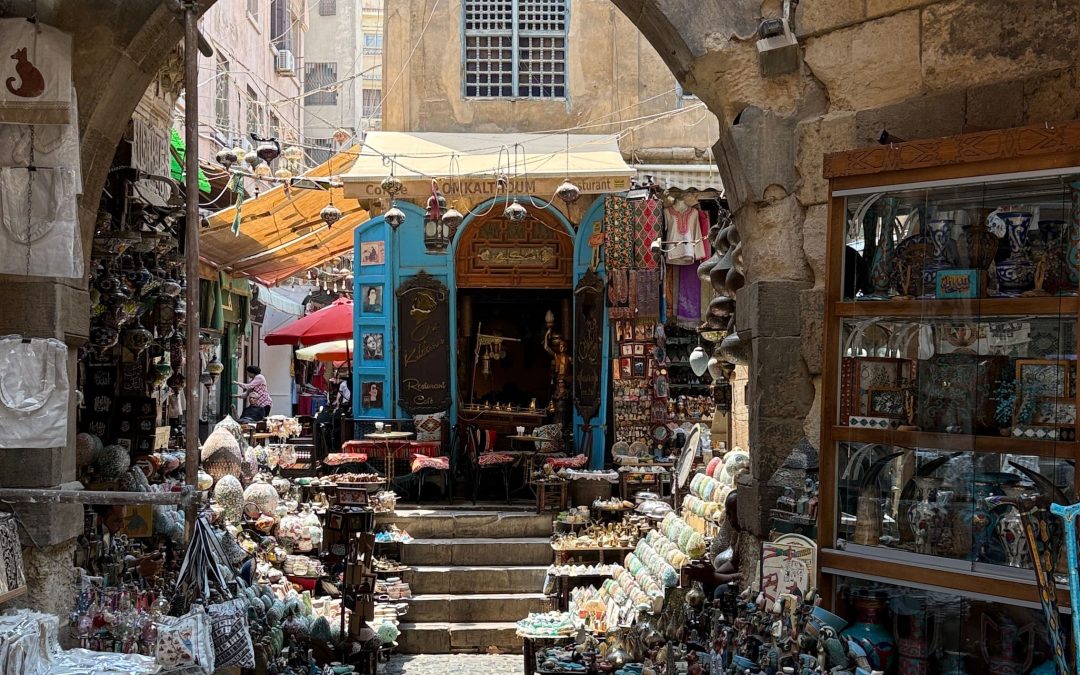Il Cairo che si compra e si scopre: il souk di Khan el-Khalili e il quartiere vintage di Downtown